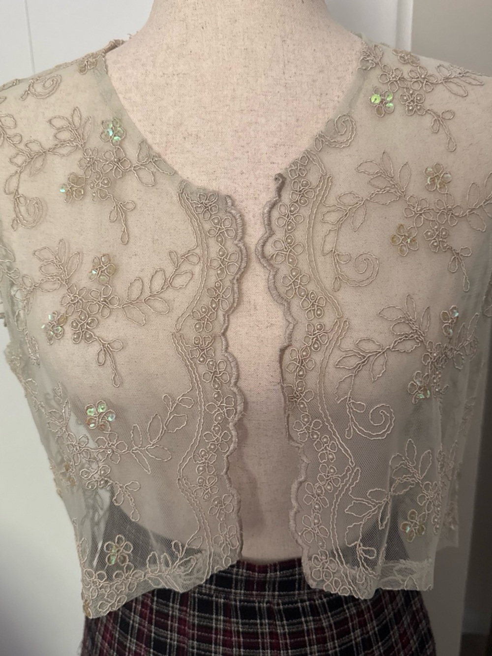 ✨ Vintage 1999 Sheer Embroidered Lace Bolero Shrug ✨